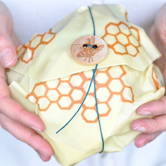 Pour midi jenveloppe mon sandwich dans un beeswrap  Un