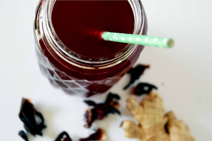 Boisson-rafraîchissante-hibiscus-gingembre